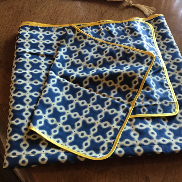 Table clothes - Picture 3 of 3